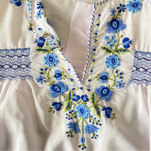 Vintage dress white with pink and green floral embroidery 💙 - Picture 2 of 3
